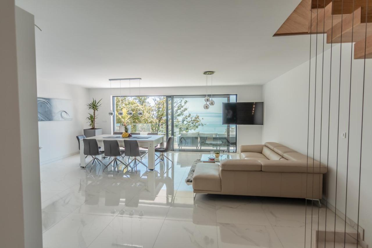 Villa The Boat With Rooftop Pool Matulji Εξωτερικό φωτογραφία