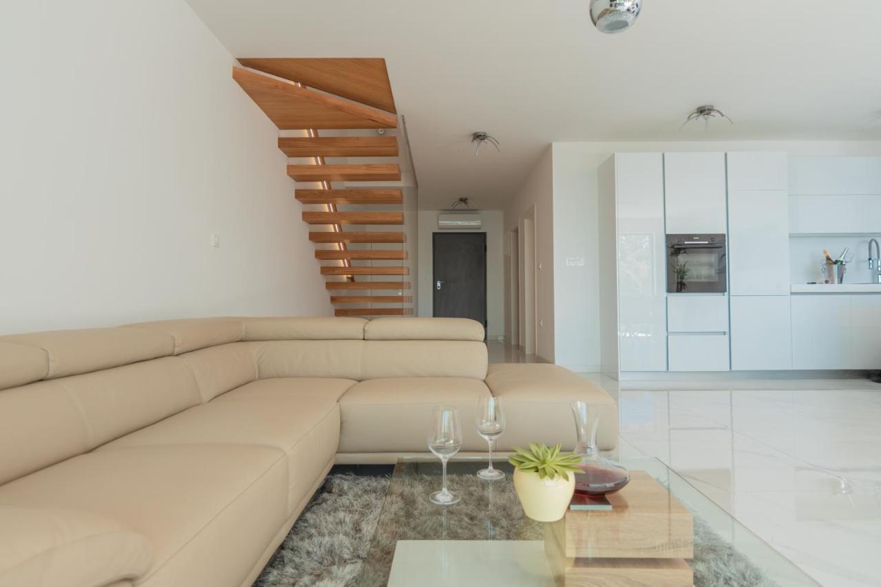 Villa The Boat With Rooftop Pool Matulji Εξωτερικό φωτογραφία