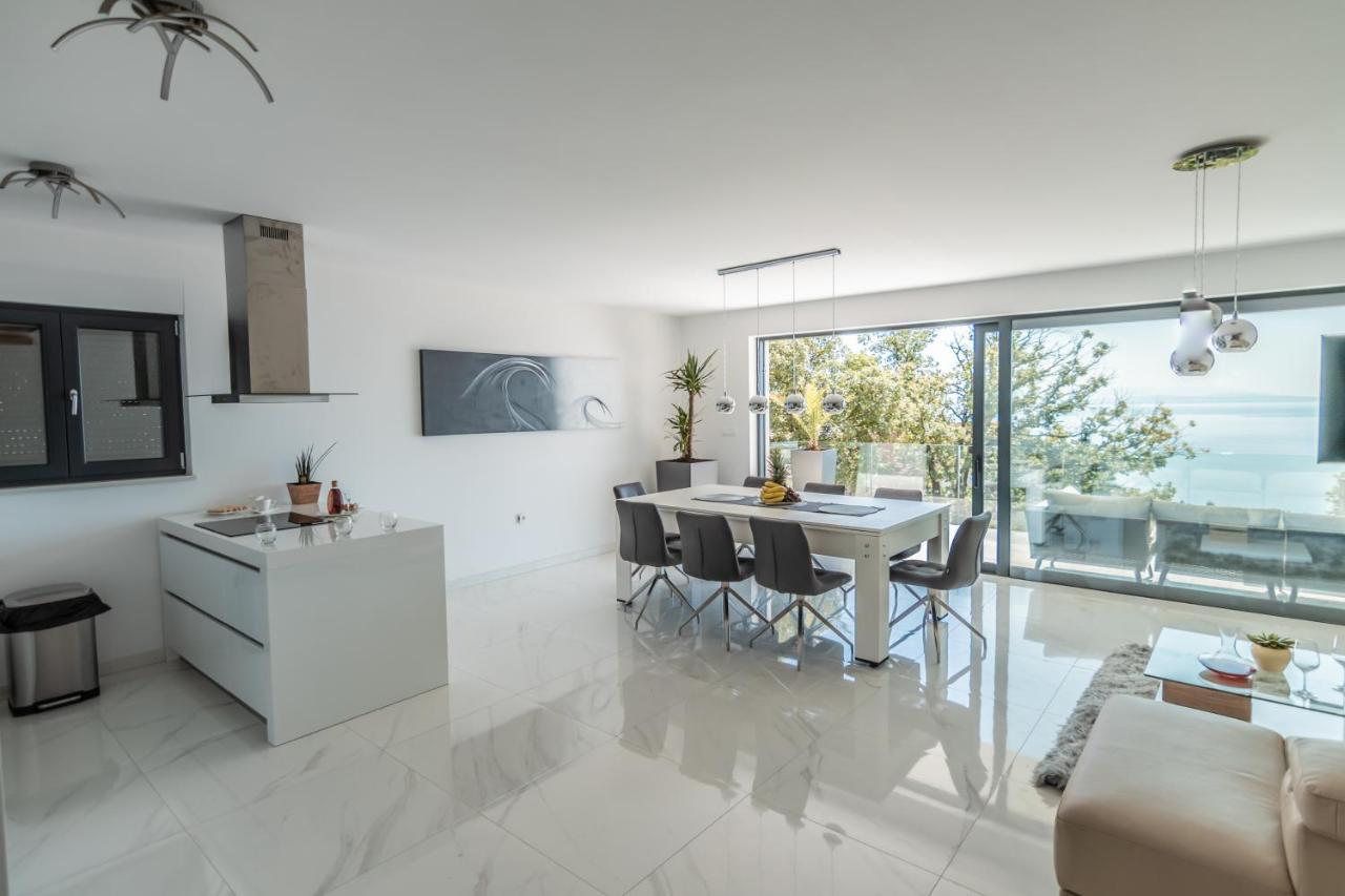 Villa The Boat With Rooftop Pool Matulji Εξωτερικό φωτογραφία