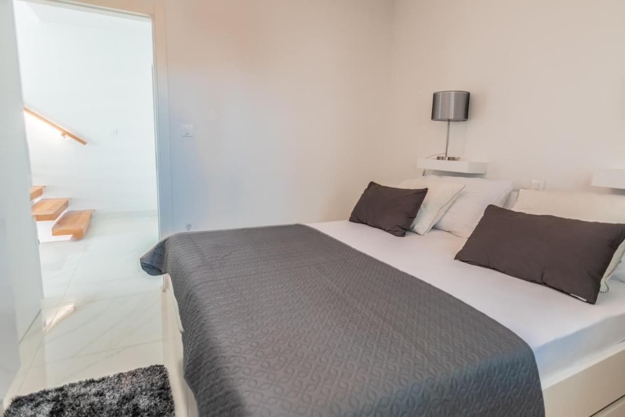 Villa The Boat With Rooftop Pool Matulji Εξωτερικό φωτογραφία