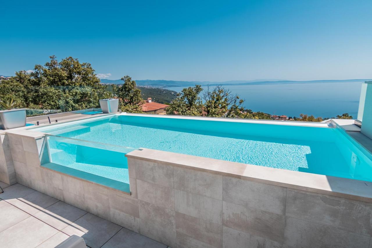 Villa The Boat With Rooftop Pool Matulji Εξωτερικό φωτογραφία
