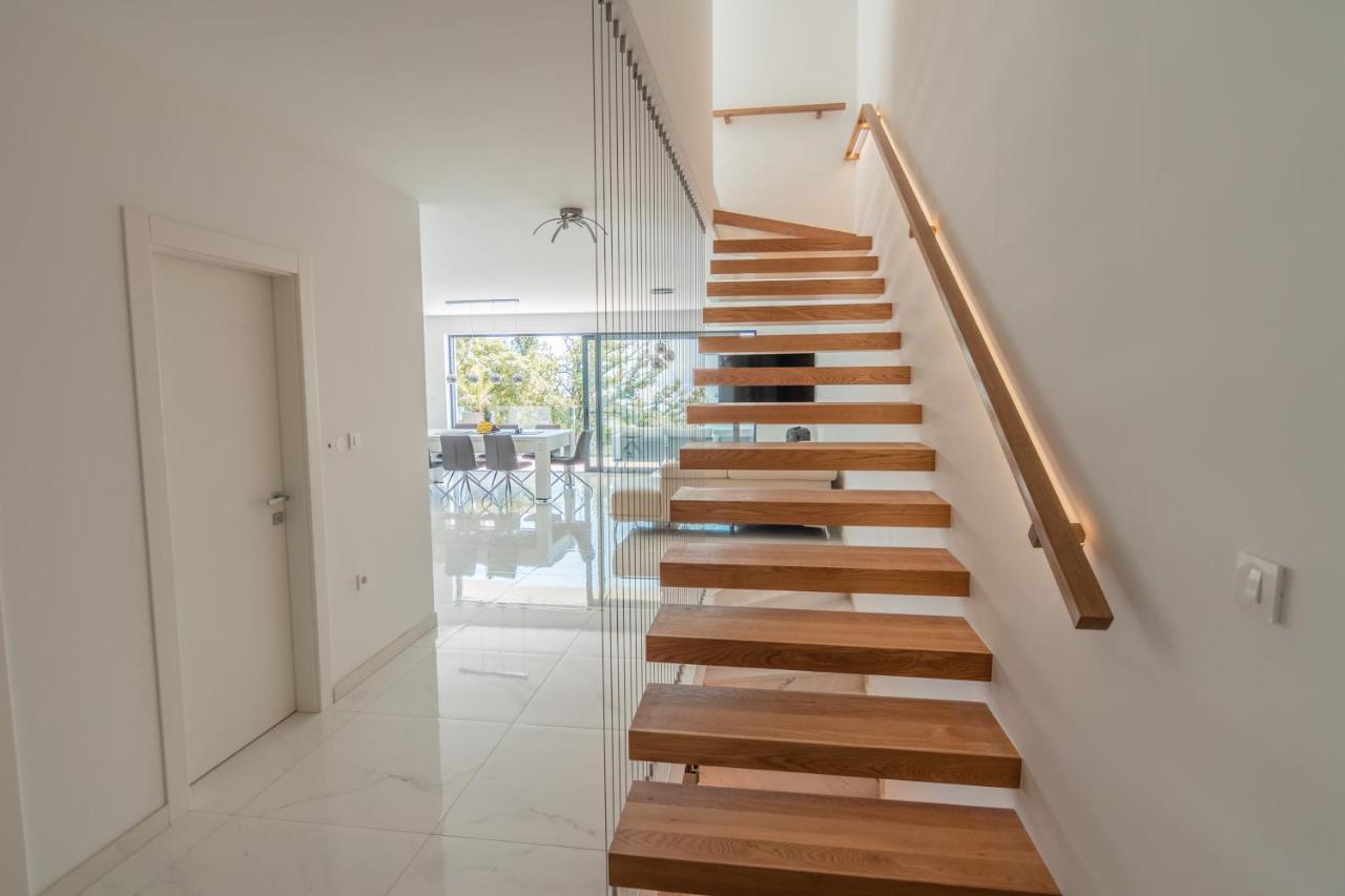 Villa The Boat With Rooftop Pool Matulji Εξωτερικό φωτογραφία