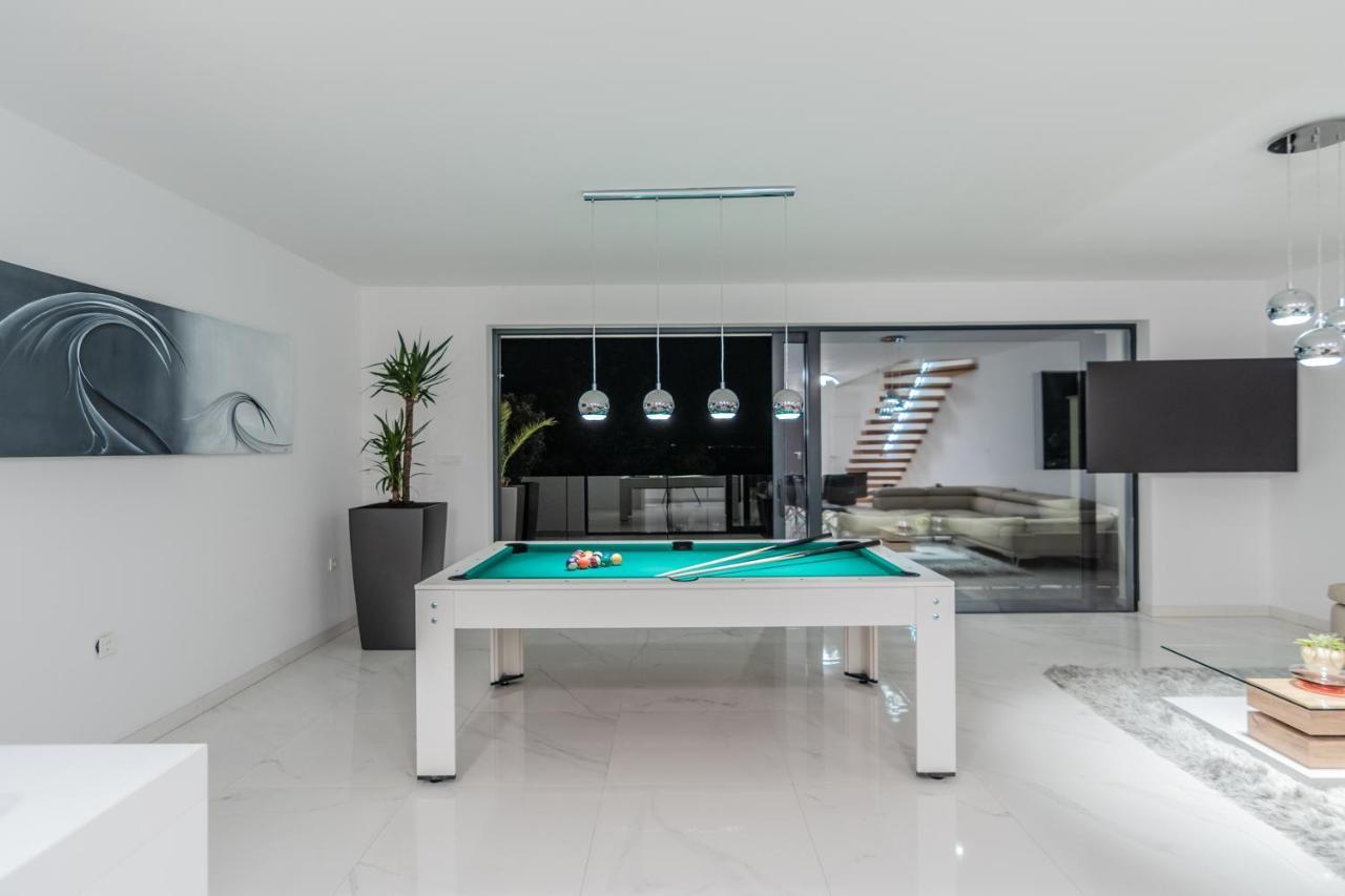 Villa The Boat With Rooftop Pool Matulji Εξωτερικό φωτογραφία